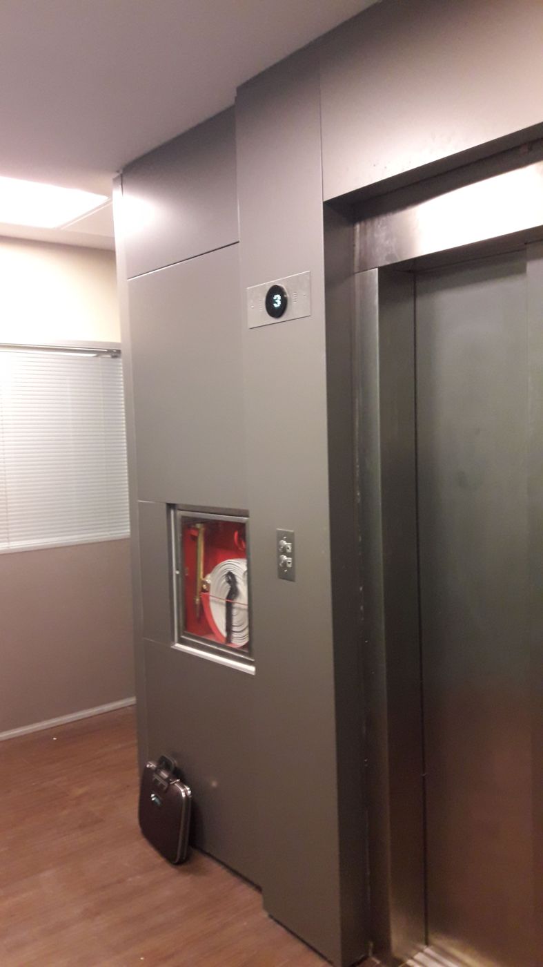 Revestimiento interior en aluminio compuesto